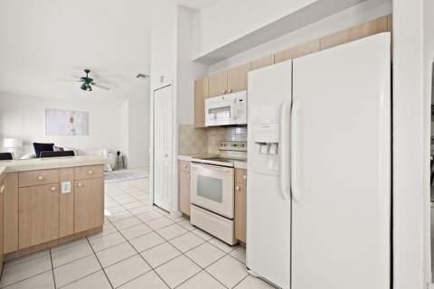 363 SW 161st Avenue, Pembroke Pines FL - photo 14 of 34