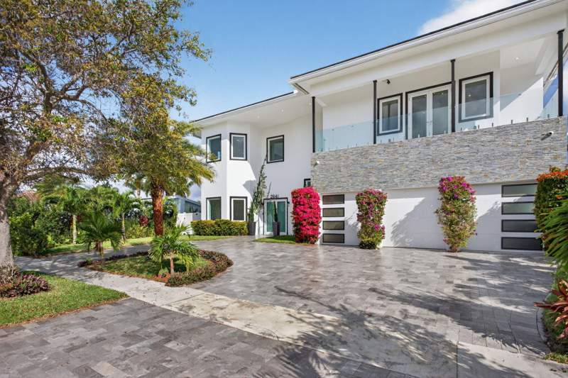 6 bedroom Single Family Residence at 2641 NE 48th Street, Coral Key Villas, Lighthouse Point — photo 2