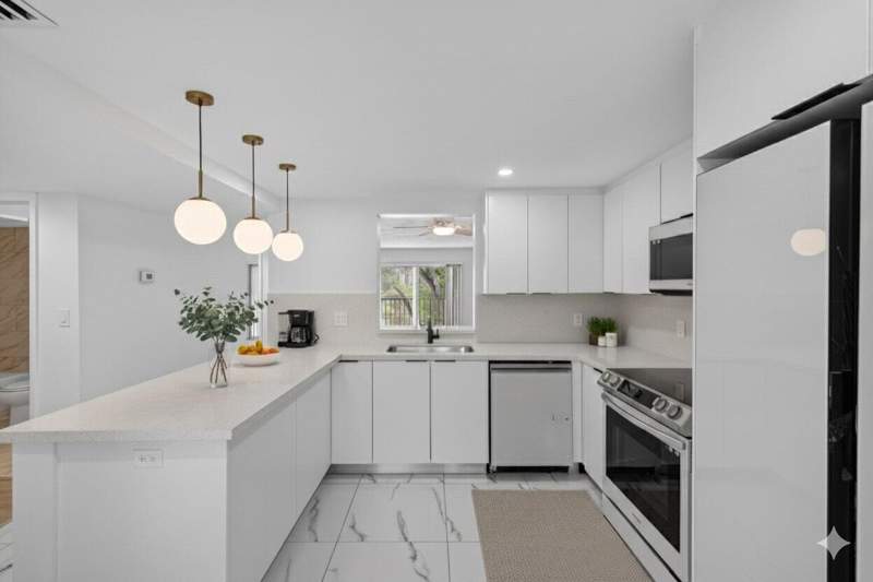 2 bedroom Condominium at 14375 Strathmore Lane #303, Huntington Lakes Sec One Condos, Delray Beach — photo 3