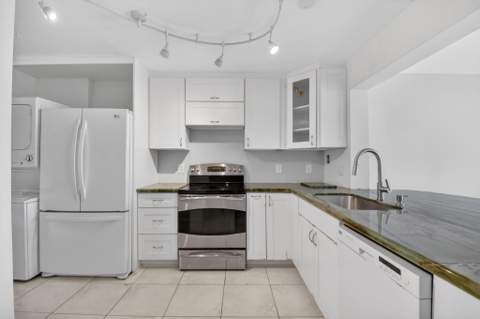 3581 S Ocean Boulevard #3c, South Palm Beach FL - photo 13 of 28