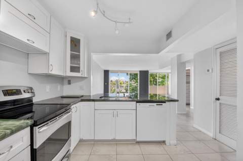 3581 S Ocean Boulevard #3c, South Palm Beach FL - photo 14 of 28