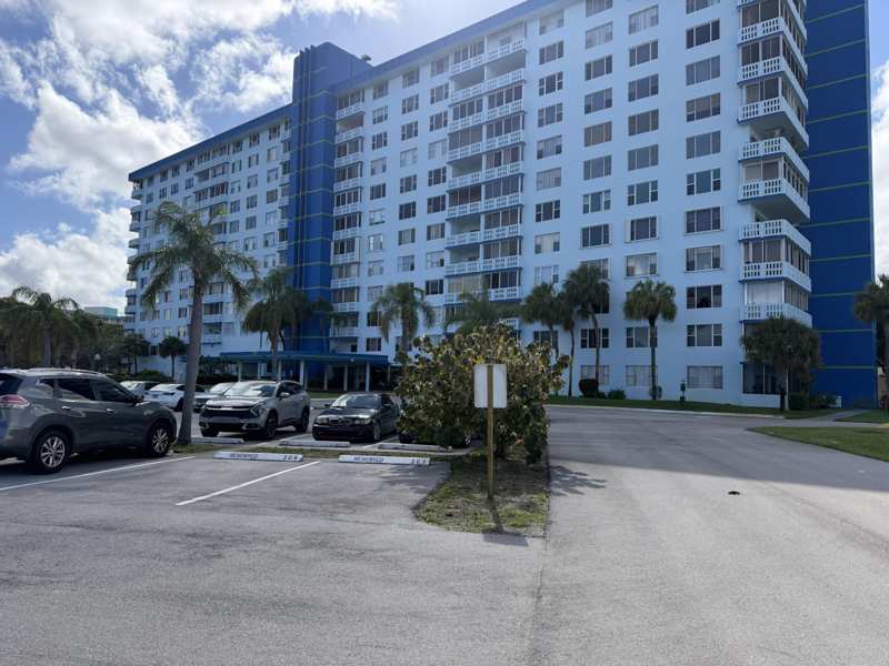 2 bedroom Condominium at 4001 Hillcrest Drive #510, Hillcrest East No 26 Condo, Hollywood — photo 1
