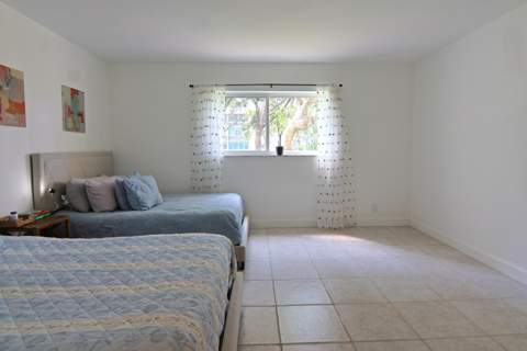 1000 NE 12th Avenue #106, Hallandale Beach FL - photo 7 of 30