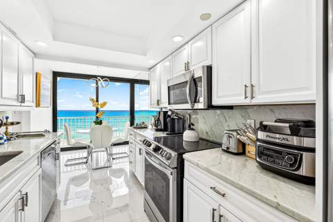 3360 S Ocean Boulevard, Palm Beach FL - photo 8 of 33