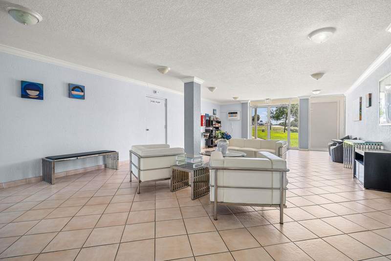 2 bedroom Condominium at 6699 NW 2nd Avenue #415, Boca Teeca Condo 6, Boca Raton — photo 4