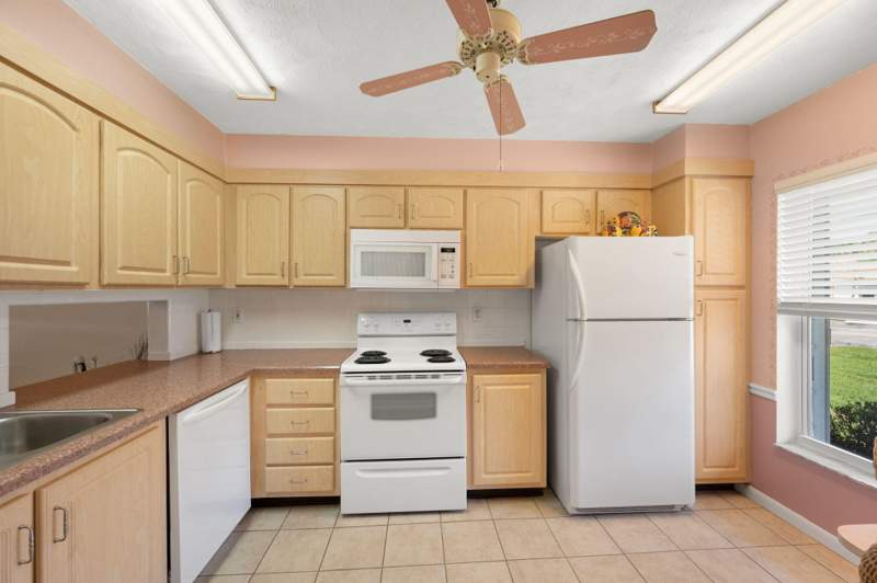 2 bedroom Condominium at 945 Savannas Point Drive #B, High Point Of Fort Pierce Condominium Section 3, Fort Pierce — photo 5