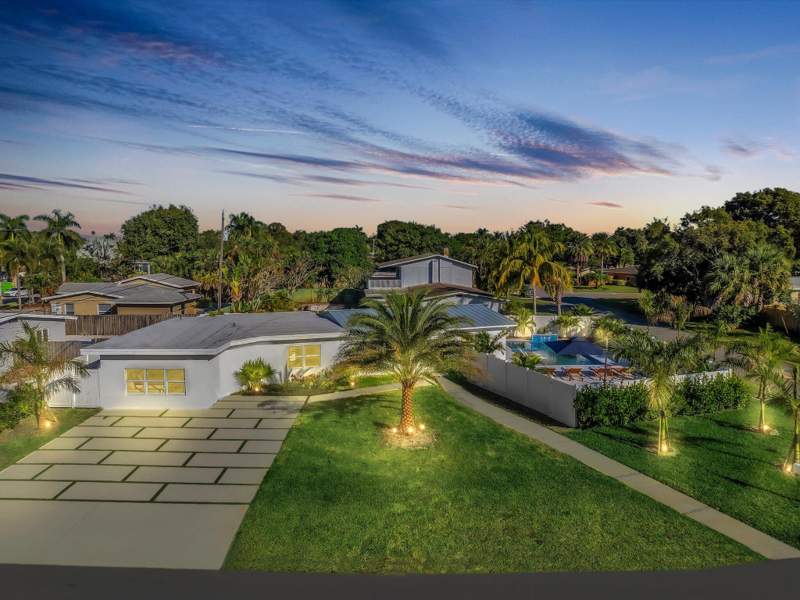 4 bedroom Single Family Residence at 209 NE 27th Drive, Sunset Manors Amen Plat, Wilton Manors — photo 4