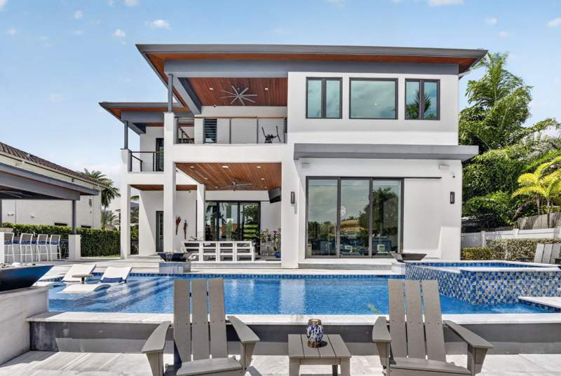 4 bedroom Single Family Residence at 334 Isle Of Capri Drive, Capri Of Venice, Fort Lauderdale — photo 3