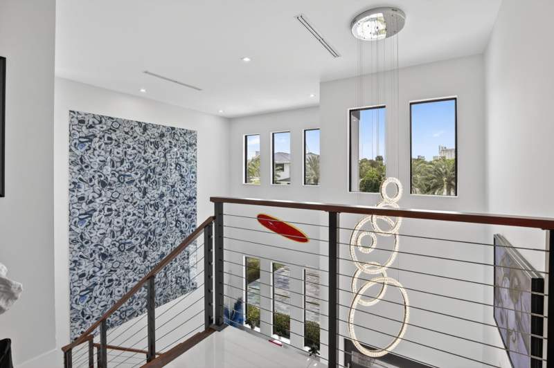 4 bedroom Single Family Residence at 334 Isle Of Capri Drive, Capri Of Venice, Fort Lauderdale — photo 5