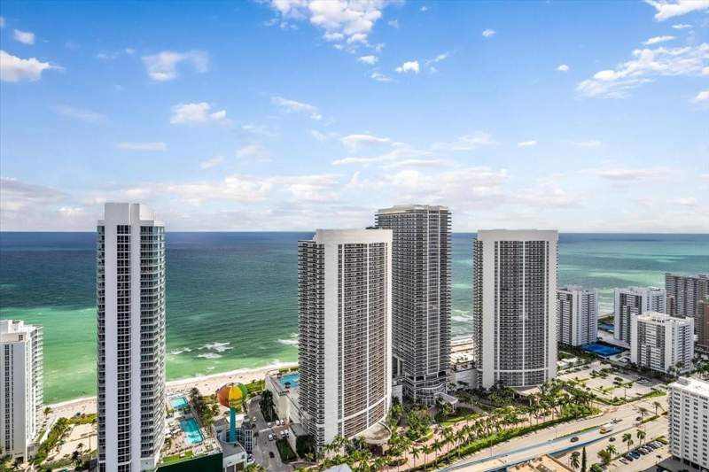 2 bedroom Condominium at 4010 S Ocean Drive #R1102, 4010 South Ocean Condo, Hollywood — photo 3