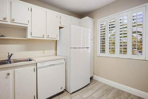 4254 Deste Court #208, Lake Worth FL - photo 6 of 19