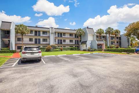 4254 Deste Court #208, Lake Worth FL - photo 15 of 19