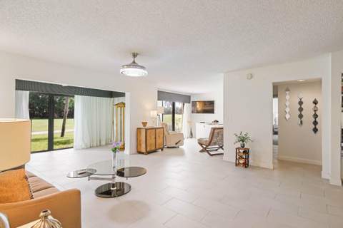 5338 S Fountains Dr Drive, Lake Worth FL - photo 6 of 40