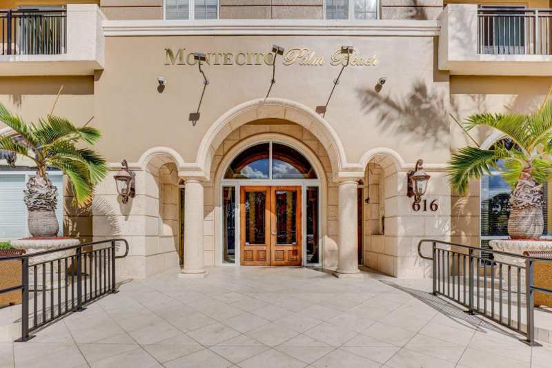 2 bedroom Condominium at 616 Clearwater Park Road #913, Montecito Palm Beach Condo, West Palm Beach — photo 1