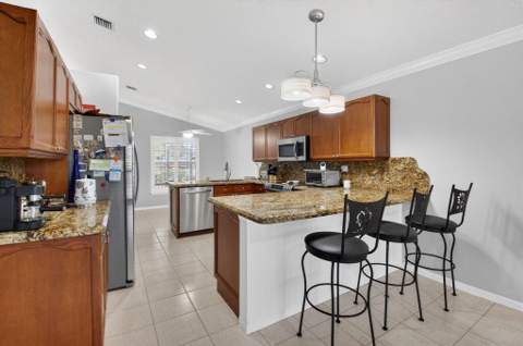 6304 Barton Creek Circle, Lake Worth FL - photo 6 of 30