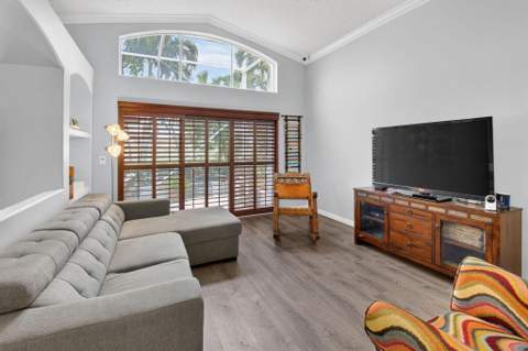 6304 Barton Creek Circle, Lake Worth FL - photo 7 of 30