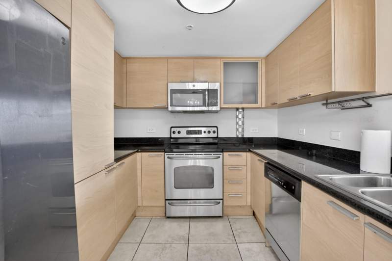 3 bedroom Condominium at 140 S Dixie Highway #819, Hollywood Station Res Condo, Hollywood — photo 3