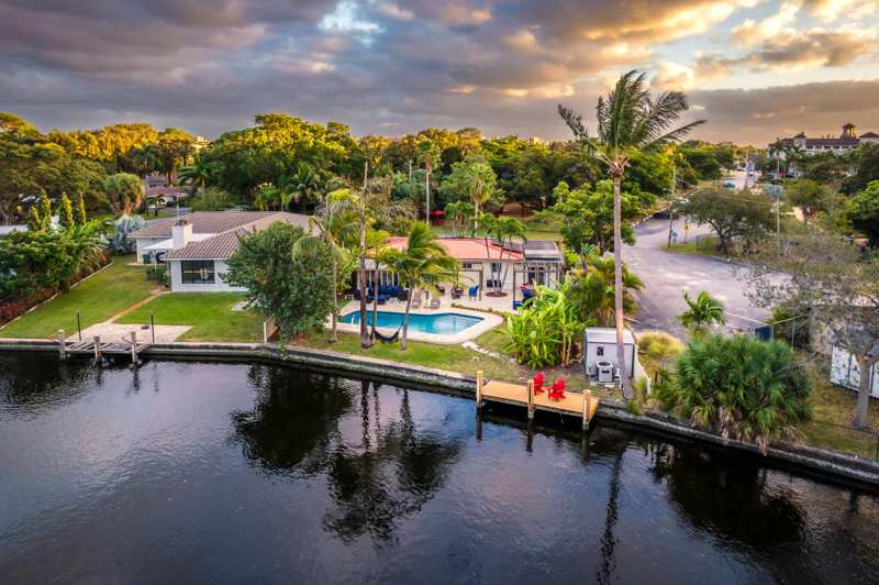 4 bedroom Single Family Residence at 2757 NE 14th Avenue, Middle River Estates, Wilton Manors — photo 1
