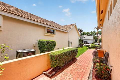 653 SW Munjack Cove, Port St. Lucie FL - photo 6 of 47