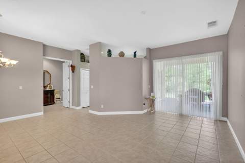 653 SW Munjack Cove, Port St. Lucie FL - photo 9 of 47