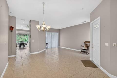 653 SW Munjack Cove, Port St. Lucie FL - photo 10 of 47