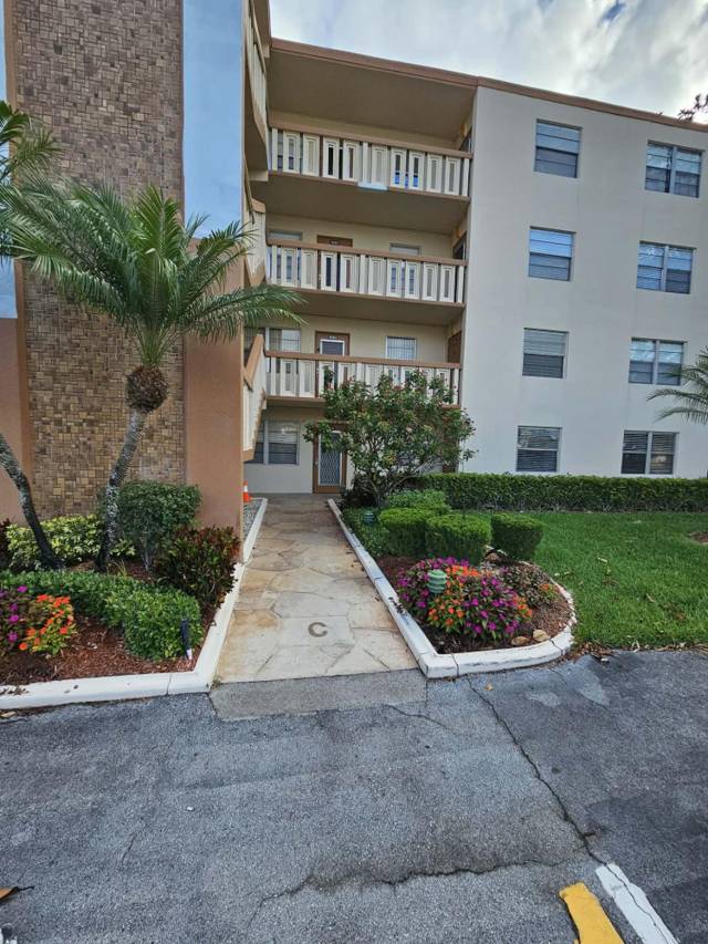 Newcastle At Century Village Condo