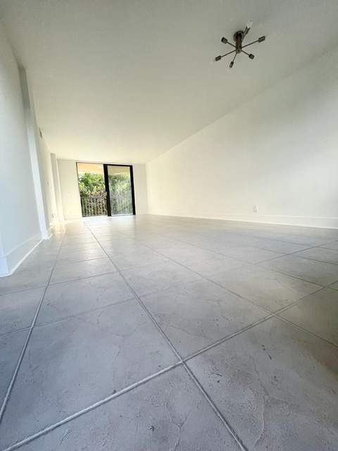 890 N Federal Highway #405, Lantana FL - photo 14 of 36