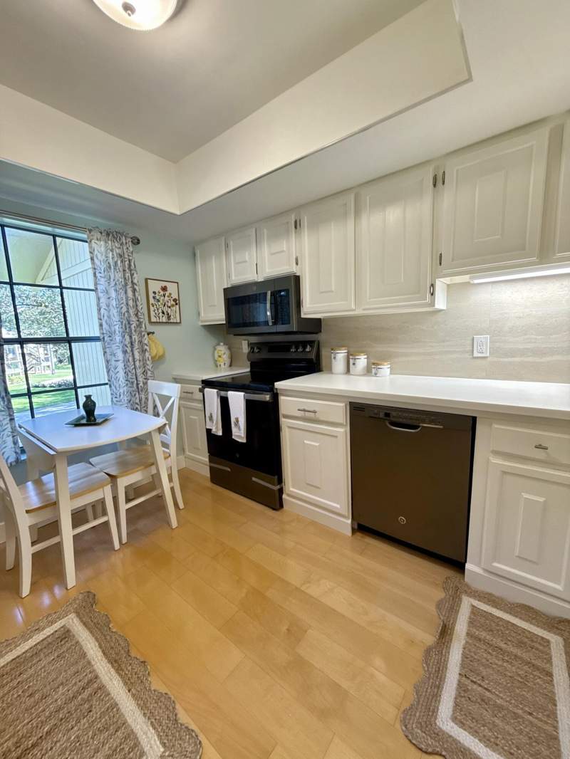 2 bedroom Condominium at 18390 SE Wood Haven Lane #E, Riverbend Condo, Jupiter — photo 2