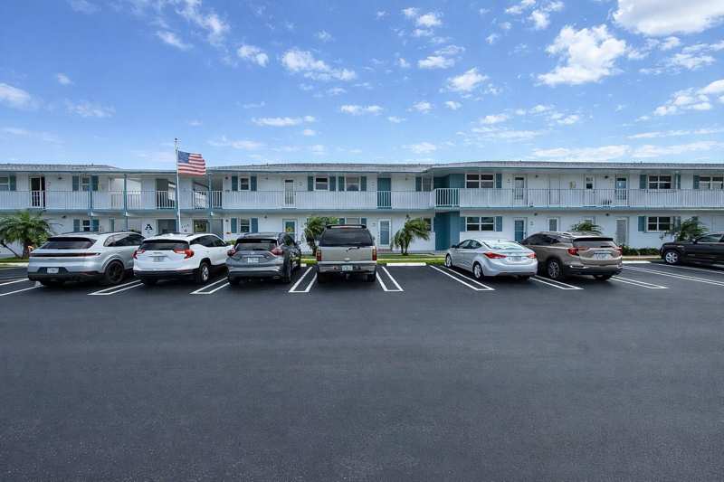 1 bedroom Condominium at 1114 Lake Terrace #205, Leisureville Lake Condo, Boynton Beach — photo 1