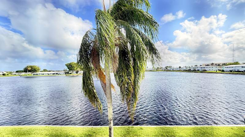 1 bedroom Condominium at 1114 Lake Terrace #205, Leisureville Lake Condo, Boynton Beach — photo 3
