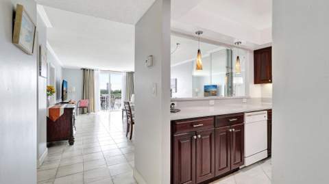 427 Golden Isles Drive #5j, Hallandale Beach FL - photo 12 of 43