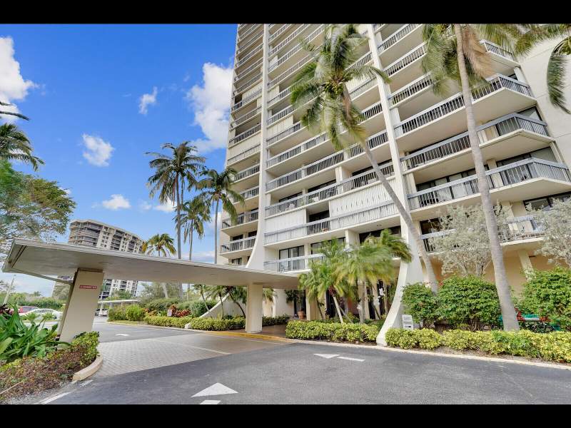3 bedroom Condominium at 2400 Presidential Way #401, Lands Of The President Condo 3, West Palm Beach — photo 2