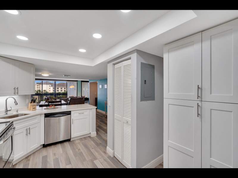 3 bedroom Condominium at 2400 Presidential Way #401, Lands Of The President Condo 3, West Palm Beach — photo 5