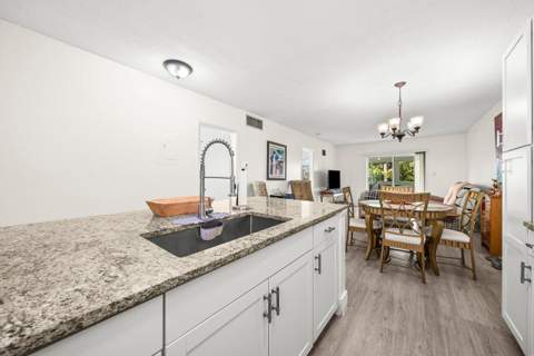 1117 Lake Terrace #207, Boynton Beach FL - photo 9 of 33