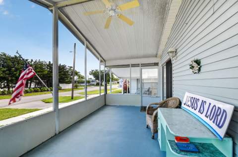 4290 Meadow View Drive, Boynton Beach FL - photo 7 of 48