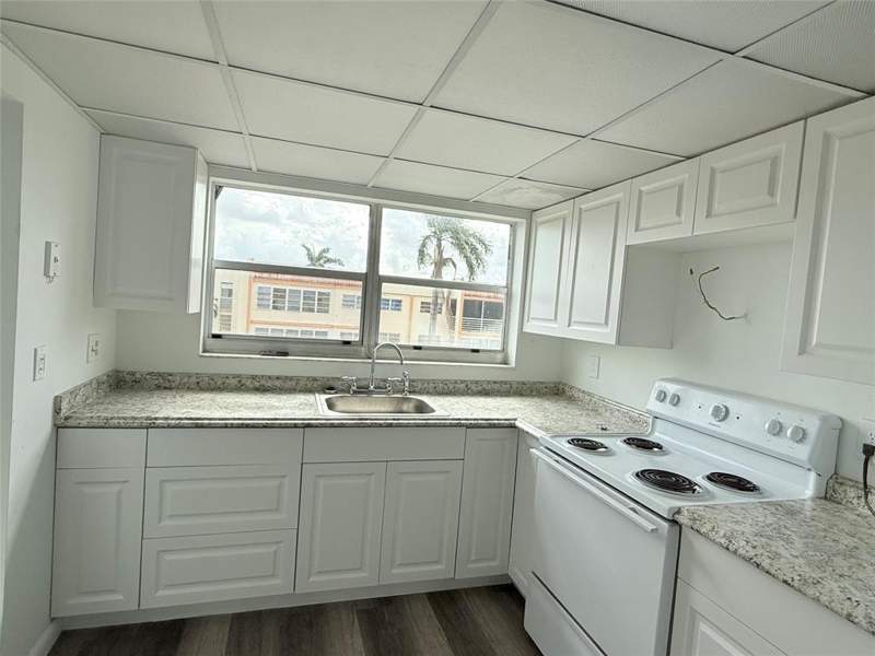 2 bedroom Condominium at 2501 NW 41st Avenue #401, Cypress Tree Condo Bldg 6, Lauderhill — photo 2