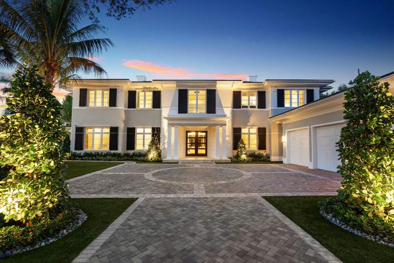 6 bedroom Single Family Residence at 133 W Coconut Palm Road, Royal Palm Yacht & Country Club, Boca Raton — photo 2