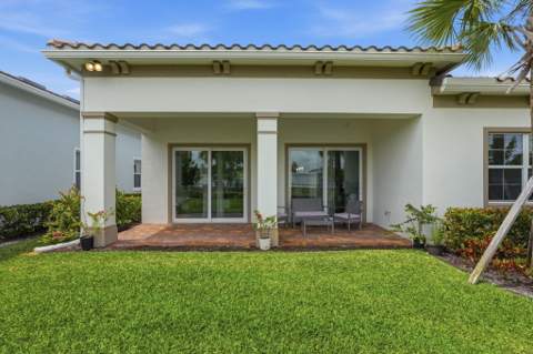 10550 Northbrook Circle, Palm Beach Gardens FL - photo 10 of 75