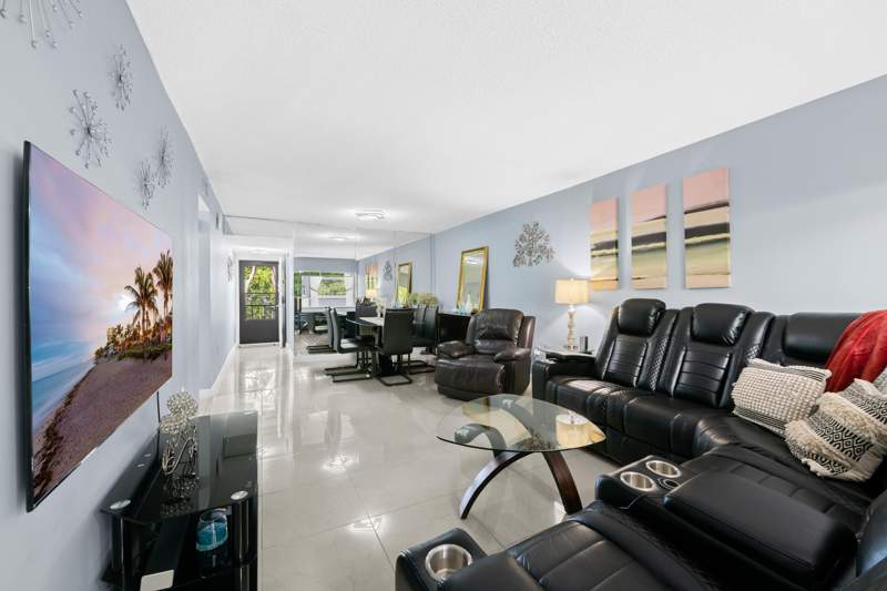 2 bedroom Condominium at 471 N Pine Island Road #302d, Plantation Pines Condo, Plantation — photo 4