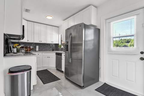 2301 Ridgeway Avenue, West Palm Beach FL - photo 9 of 47