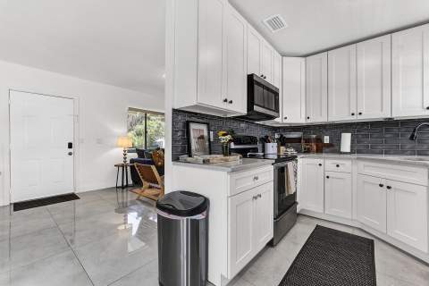 2301 Ridgeway Avenue, West Palm Beach FL - photo 12 of 47