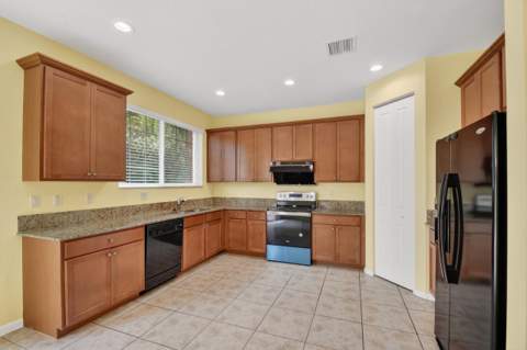 7480 Sarentino Lane, Boynton Beach FL - photo 6 of 33