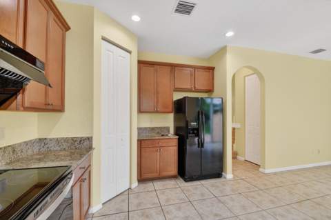 7480 Sarentino Lane, Boynton Beach FL - photo 8 of 33