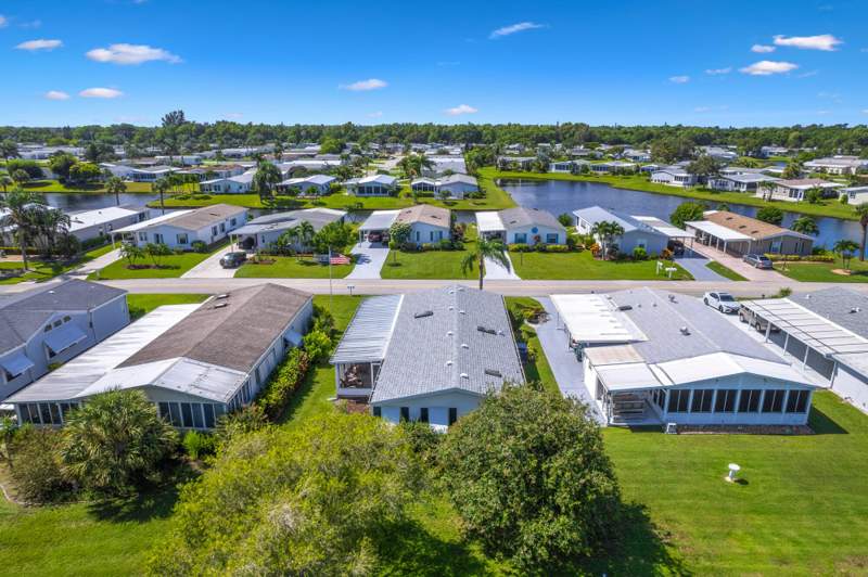 2 bedroom Manufactured Home at 3320 Ironwood Avenue, Savanna Club Plat III, Port St. Lucie — photo 5