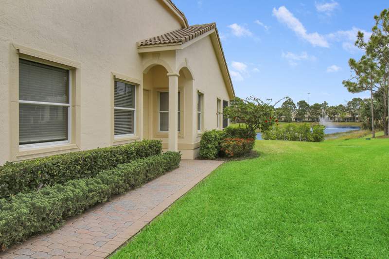 3 bedroom Townhouse at 9015 Sand Shot Way, Pod 20C Pud II At The Reserve - Castle Pines, Port St. Lucie — photo 3