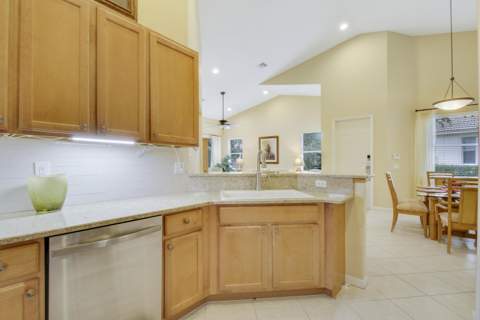 9015 Sand Shot Way, Port St. Lucie FL - photo 14 of 61