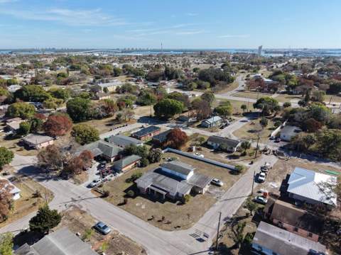 802 N 15th Street, Fort Pierce FL - photo 6 of 8