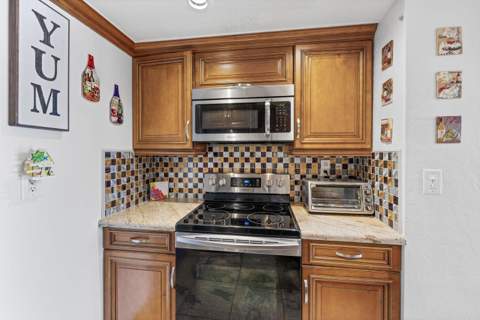 1831 NE 38th Street #410, Oakland Park FL - photo 15 of 21
