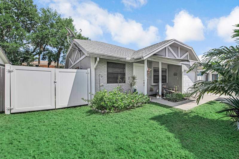 2 bedroom Single Family Residence at 23428 Country Club Drive, Boca Country Estates Condo, Boca Raton — photo 4