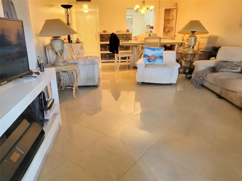 2 bedroom Condominium at 5945 Del Lago Circle, Water Bridge 4 Condo, Sunrise — photo 4